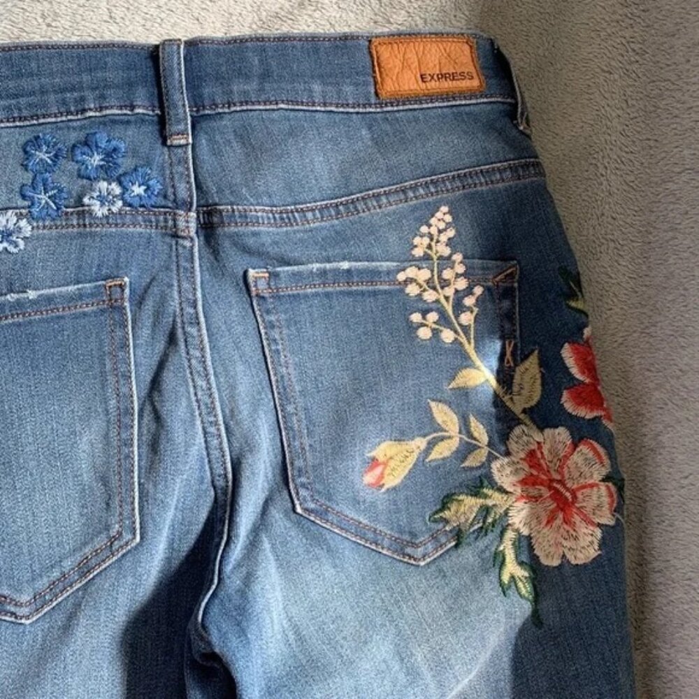 Express Flower Jeans! - Picture 2 of 9